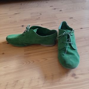 Green laced oxford flats